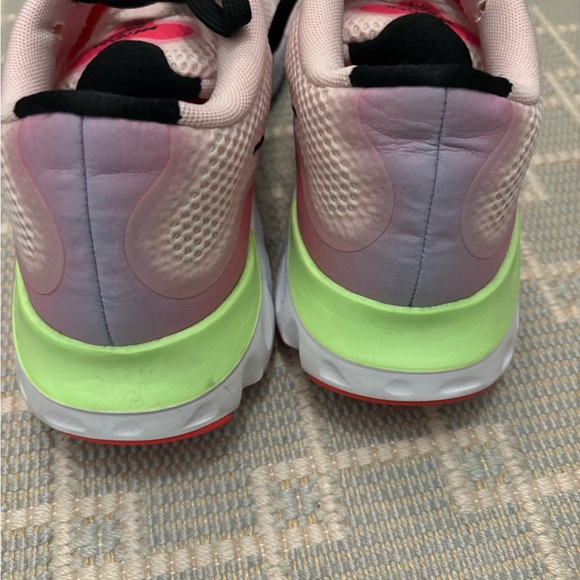 Nike Pink and Green Running Shoes size 8 - Picture 3 of 4